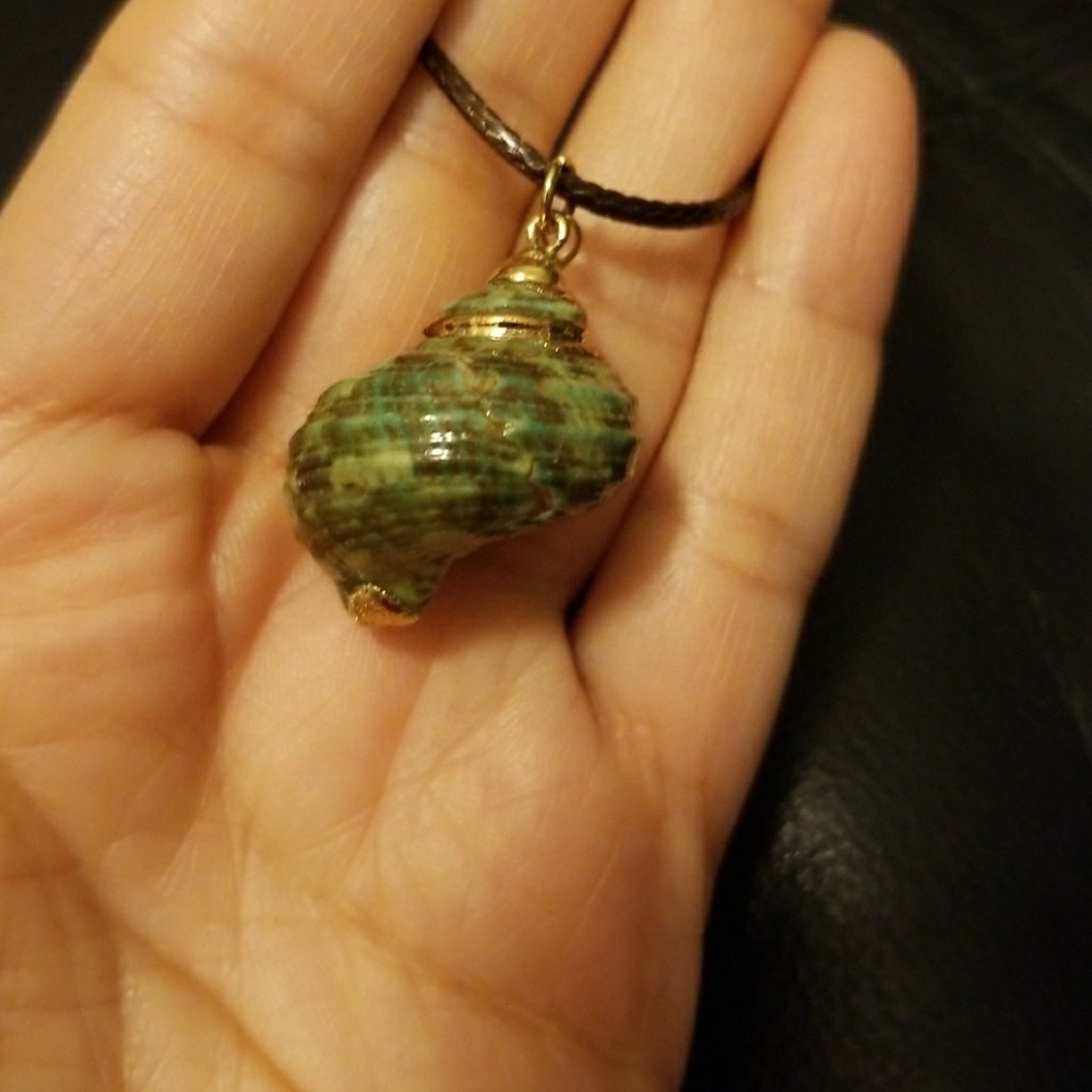 New  handmade natural Shell Necklace gift